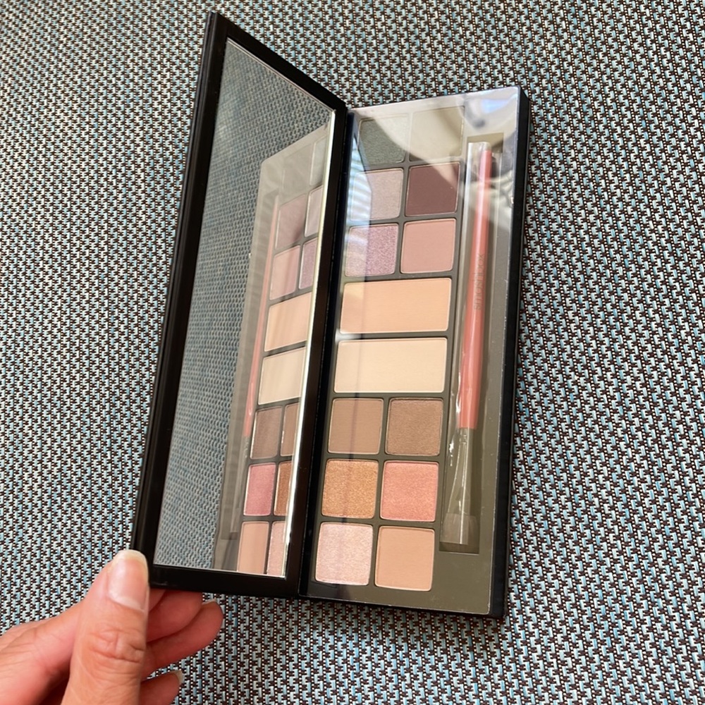 Smashbox Love Edit Eyeshadow Palette